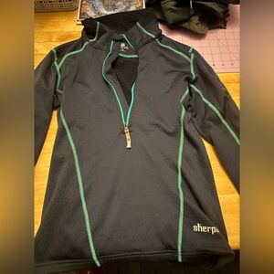 Sherpa womens dark blue Half-Zip Swim Top with Green Trim